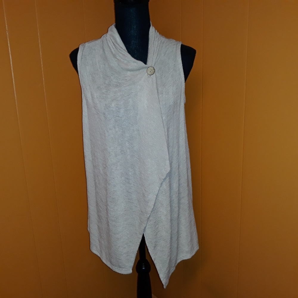 Tan vest type top sz S